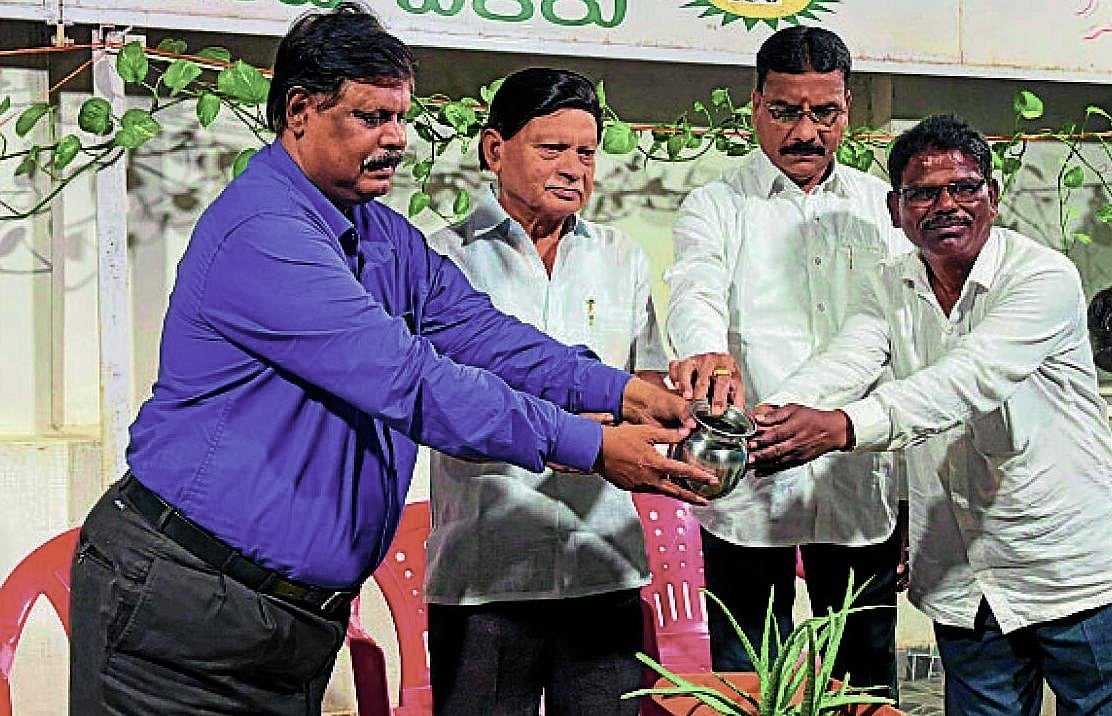 ‘ವರ್ತಮಾನದ ಬಿಕ್ಕಟ್ಟಿಗೆ ಬಸವಾದಿ ಶರಣರ ಚಿಂತನೆಗಳಲ್ಲಿದೆ ಪರಿಹಾರ’