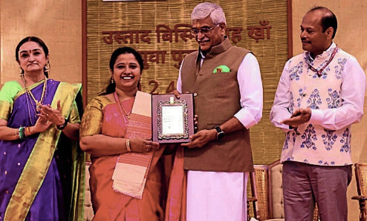 Udupi: Hindustani singer Mahalakshmi Shenoy receives Ustad Bismillah Khan Yuva Puraskar
