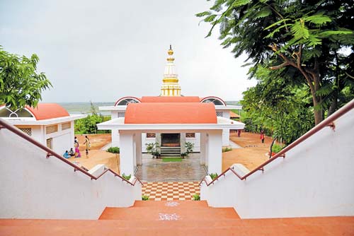 ಕಣಿವೆಯಲ್ಲೊಂದು ಧ್ಯಾನ ಮಂದಿರ