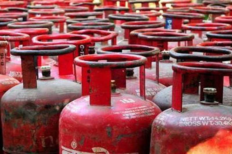 ಉಜ್ವಲಾ ಯೋಜನೆ: ರಾಜ್ಯದಲ್ಲಿ ಎಲ್‌ಪಿಜಿ ಮರುಪೂರಣ ಮಾಡಿಕೊಳ್ಳದ 2 ಲಕ್ಷ ಬಳಕೆದಾರರು