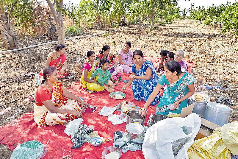 ಸಾಮೂಹಿಕ ಭೋಜನ ಪರಂಪರೆಯ ಎಳ್ಳಮಾಸಿ