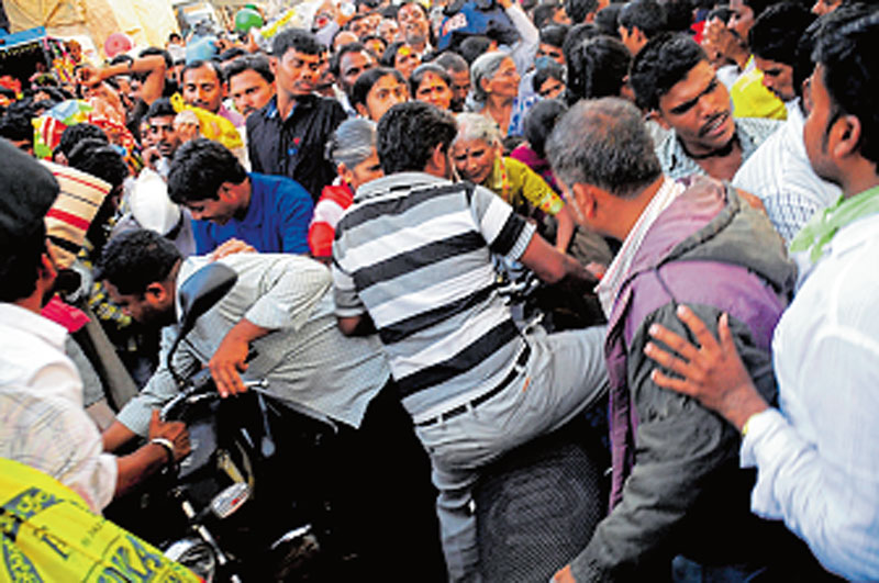 ಬನಶಂಕರಿ ಜಾತ್ರೆ; ನೂಕುನುಗ್ಗಲಿಗೆ ತಡೆ?