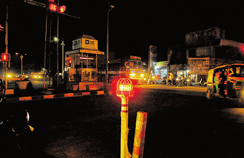 ನಗರದ ವಿವಿಧೆಡೆ ಸೂಚನಾ ಫಲಕ ಅಳವಡಿಕೆ