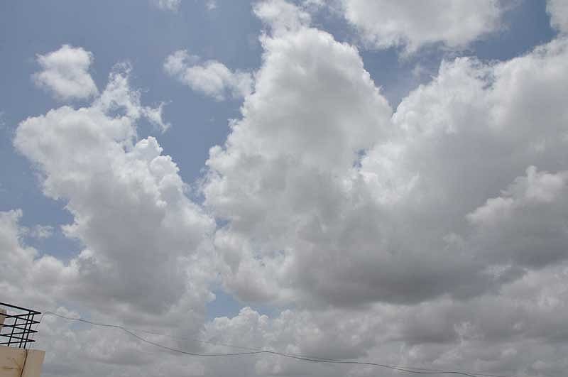 ಬೆಂಗಳೂರಿನಲ್ಲಿ ಮೋಡ ಕವಿದ ವಾತಾವರಣ: ಚಳಿ ಹೆಚ್ಚಳ