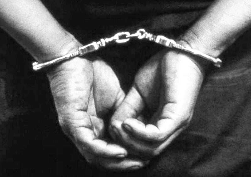 ದೆಹಲಿಯಲ್ಲಿ ಕೊಳೆಗೇರಿ ನಿವಾಸಿಗಳಿಂದ ಪೊಲೀಸರ ಮೇಲೆ ಹಲ್ಲೆ: ಮೂವರ ಬಂಧನ 