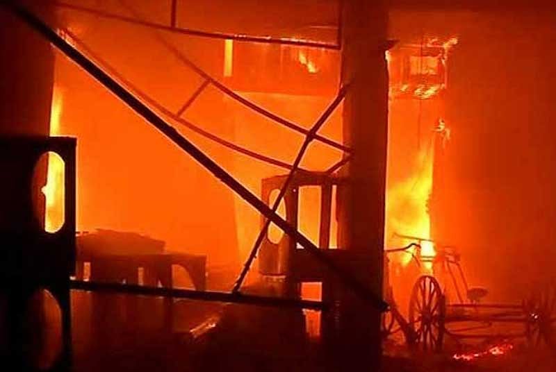 ವಿಜಯವಾಡ | ಶೋರೂಮ್‌ನಲ್ಲಿ ಬೆಂಕಿ: 400 ಬೈಕ್‌ಗಳು ನಾಶ