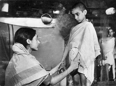 ಪೂರ್ವ ಪಶ್ಚಿಮದ ನಡುವೆ ಹುಡುಕಾಡಿದವರು