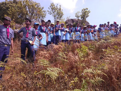 ಚೋಮಬೆಟ್ಟದಲ್ಲಿ ವಿದ್ಯಾರ್ಥಿಗಳ ಚಾರಣ ಸಾಹಸ