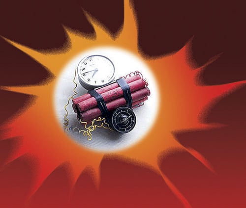 ಪಾಕಿಸ್ತಾನ: ಮೋಟರ್‌ ಬೈಕ್‌ನಲ್ಲಿ ಅಡಗಿಸಿಟ್ಟಿದ್ದ ಸ್ಪೋಟಕ ಸಿಡಿದು ಮೂವರಿಗೆ ಗಾಯ