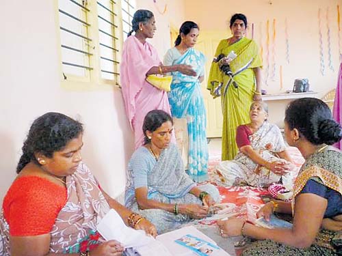 ಬಡವರ ಕೈಹಿಡಿದಿಲ್ಲ ‘ಸ್ವಸಹಾಯ ಗುಂಪು’ ಸಾಲ!