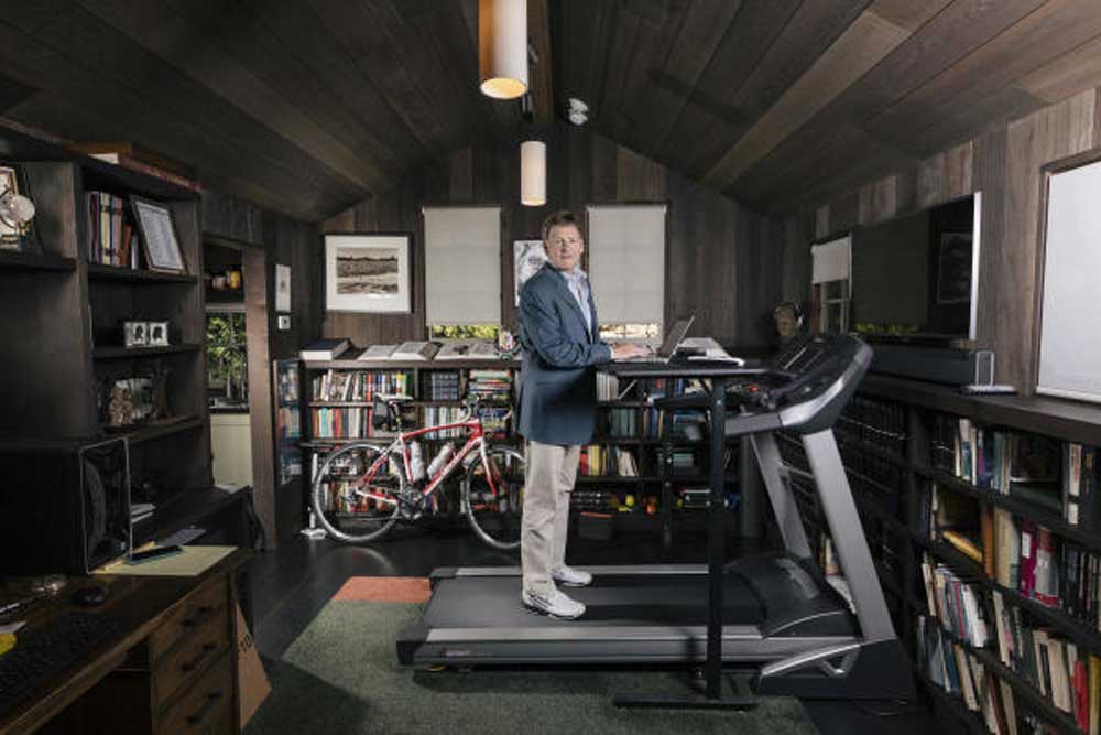 ಓದುವ ಕಾಲ ಓಡುತ್ತಿದೆ ಕೇಳುವ ಕಾಲ ಬರುತ್ತಿದೆ