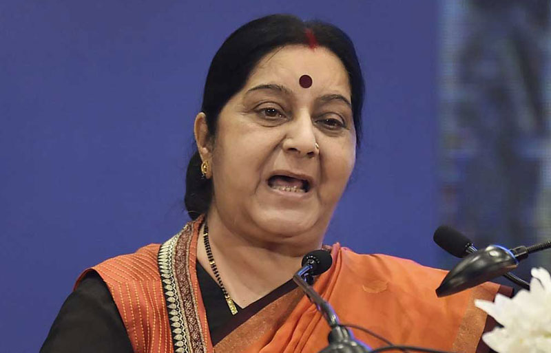 ನಿಮ್ಮಾಕೆಗೆ ಏಟು ಕೊಟ್ಟು ಬುದ್ದಿ ಕಲಿಸಿ: ಸುಷ್ಮಾ ಸ್ವರಾಜ್ ಪತಿಗೆ ಟ್ವೀಟ್ ಸಲಹೆ