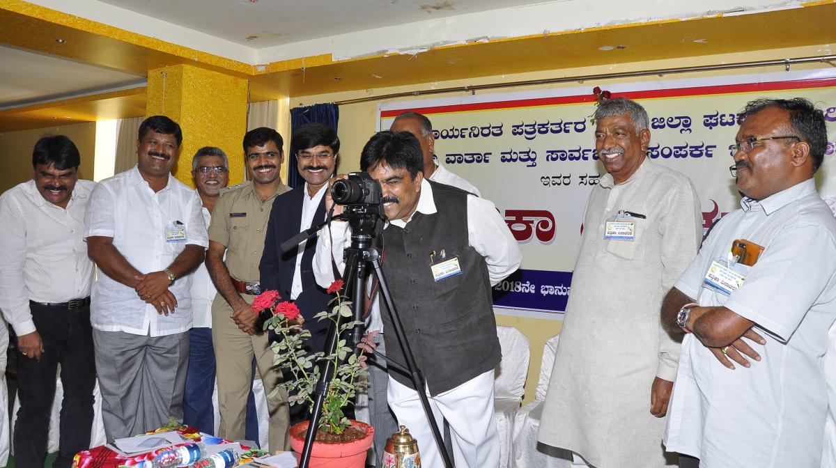 ಉದ್ಯಮವಾದ ಮಾಧ್ಯಮ ಕ್ಷೇತ್ರಕ್ಕೆ ಸಮಾಜ ಬಲಿ