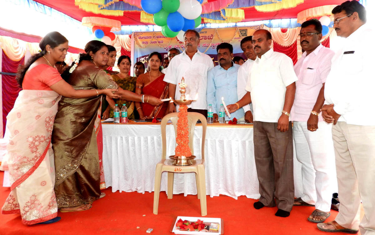 ‘ರೈತರು ಆತ್ಮಹತ್ಯೆ ದಾರಿ ಹಿಡಿಯದಿರಿ’