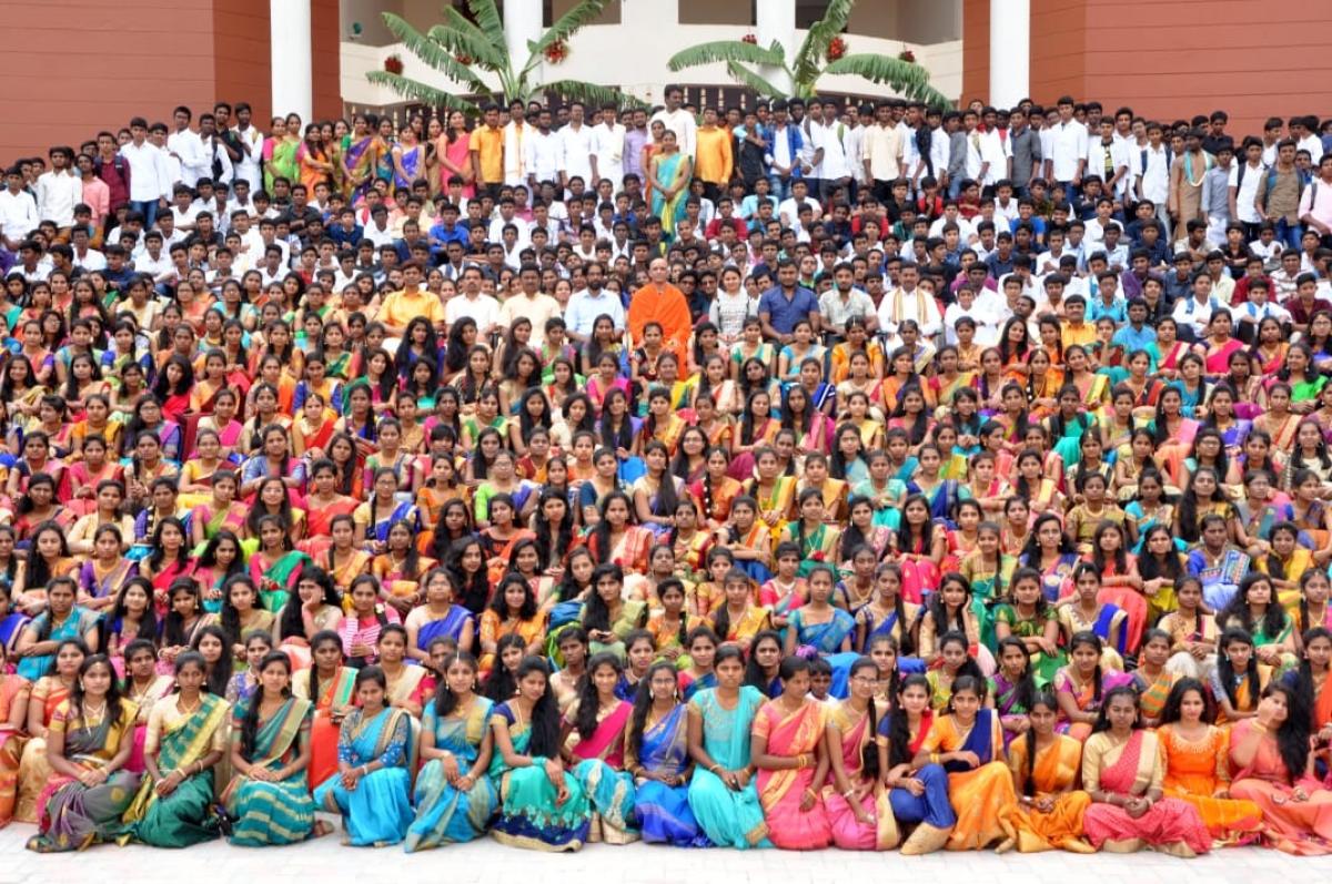 ಸಂಪ್ರದಾಯದ ಸಂಭ್ರಮ, ವರ್ಣವೈಭವ ಅನುಪಮ