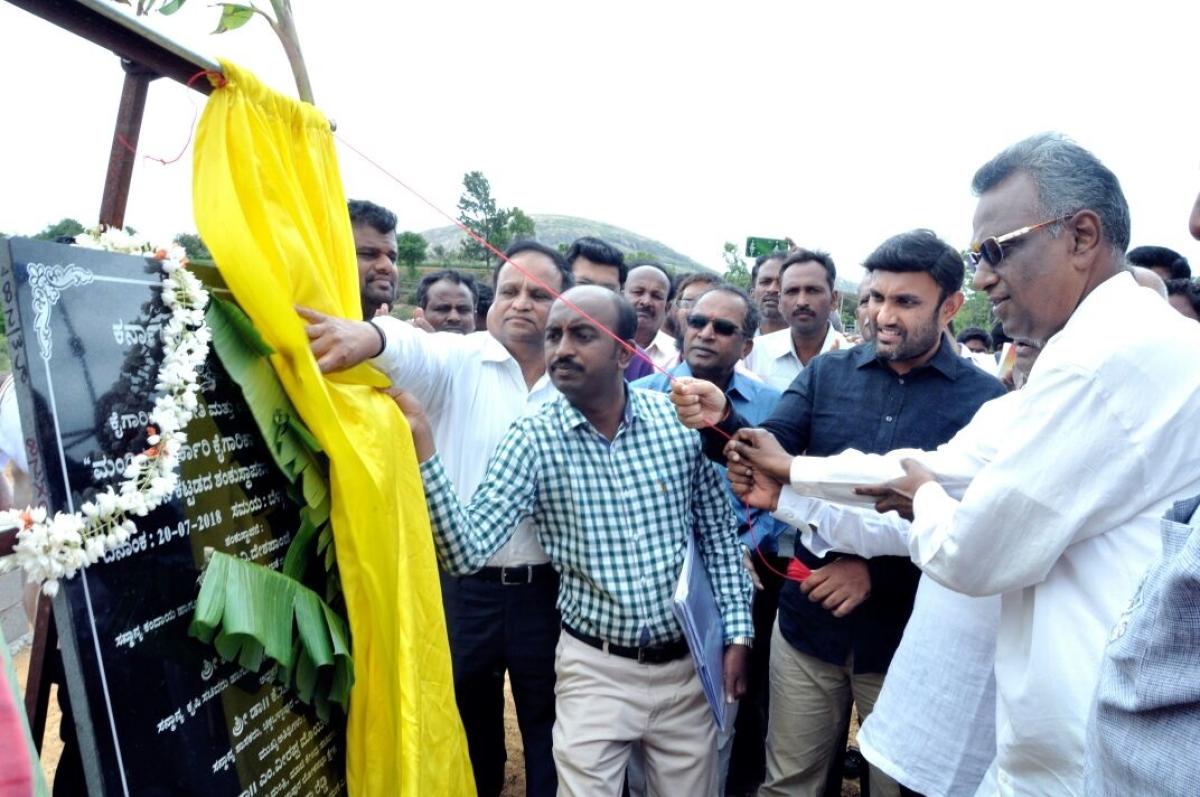 ಮಕ್ಕಳ ಶಿಕ್ಷಣಕ್ಕೆ ಆದ್ಯತೆ ನೀಡಿ