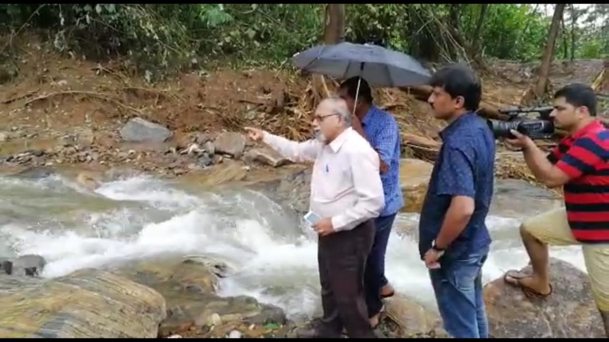 ಹೆಚ್ಚು ಮಳೆ, ಮೇಲ್ಭಾಗದಲ್ಲೇ ನೀರು ಹರಿದು ಹಾನಿ