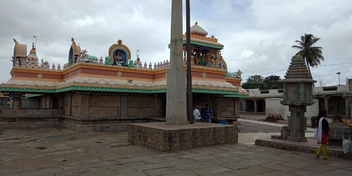ಭಕ್ರರನ್ನು ಕೈಬೀಸಿ ಕರೆಯುತ್ತಿರುವ ಪುರ ಮಲ್ಲಿಕಾರ್ಜುನ ಸ್ವಾಮಿ ಕ್ಷೇತ್ರ  