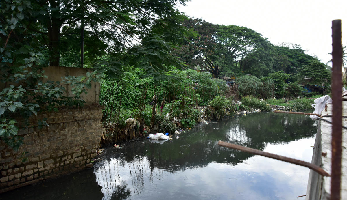 ‘ಸಣ್ಣ ಮಳೆ ಬಂದ್ರೂ ಮನ್ಯಾಗ ನೀರು ಬರ್ತಾದ’