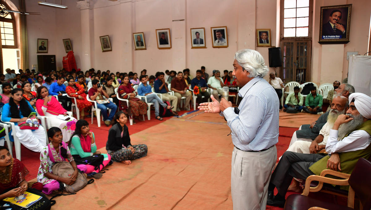 ಮಾತುಕತೆ ಮೂಲಕವೂ ಕಲಿಯುವಿಕೆ ಸಾಧ್ಯ: ಡಾ.ಚಿರಂಜೀವಿ ಸಿಂಗ್‌