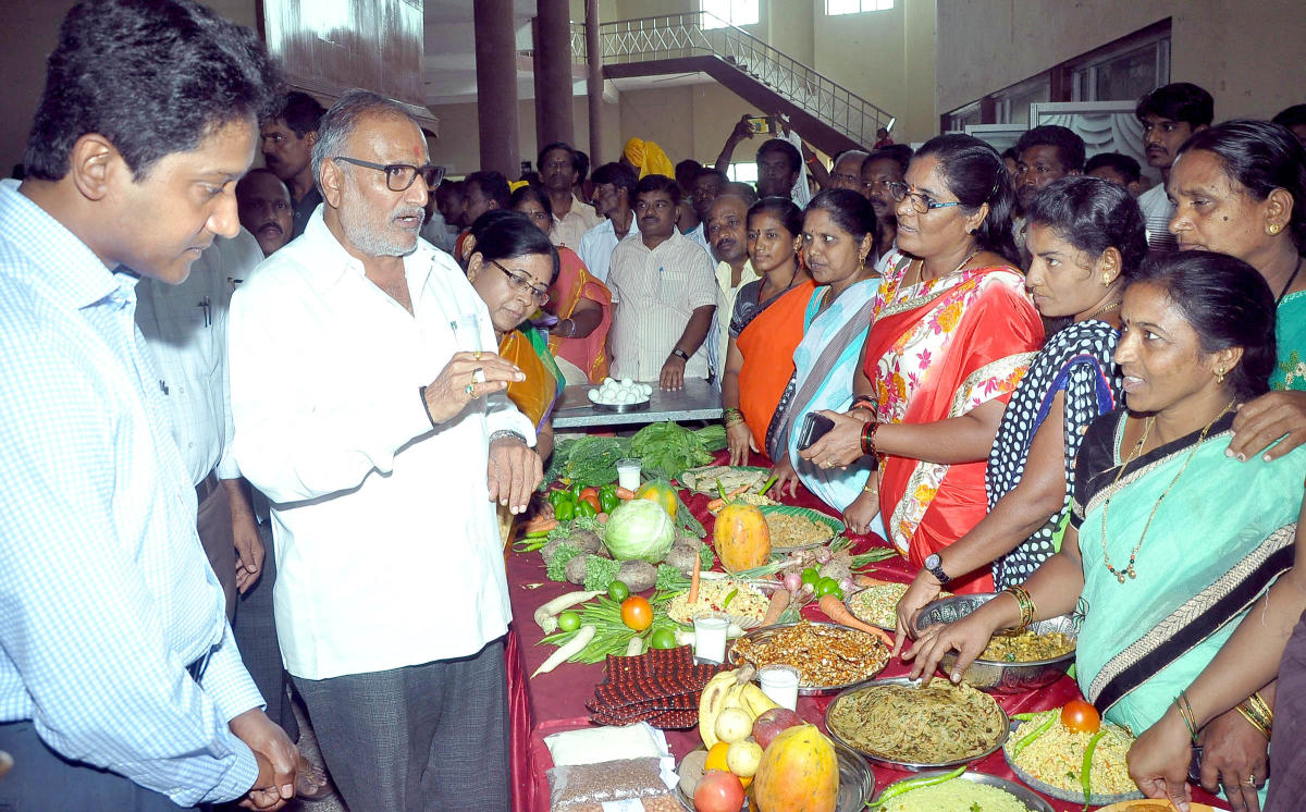 ಸರ್ಕಾರಿ ಯೋಜನೆ ಜನರಿಗೆ ತಲುಪಿಸಿ: ಸಚಿವ ವೆಂಕಟರಾವ್ ನಾಡಗೌಡ