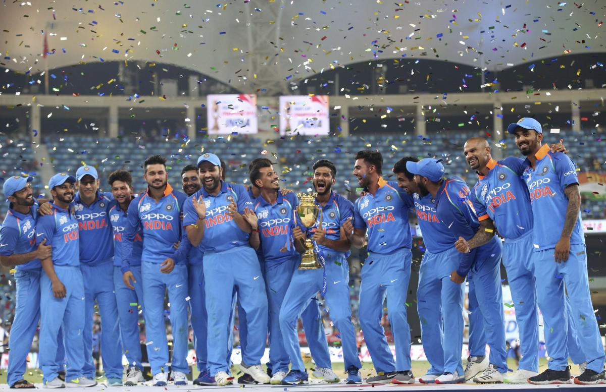 ಧೋನಿಯಿಂದ ಎಲ್ಲವನ್ನೂ ಕಲಿಯುತ್ತಿದ್ದೇವೆ: ರೋಹಿತ್‌ ಶರ್ಮಾ