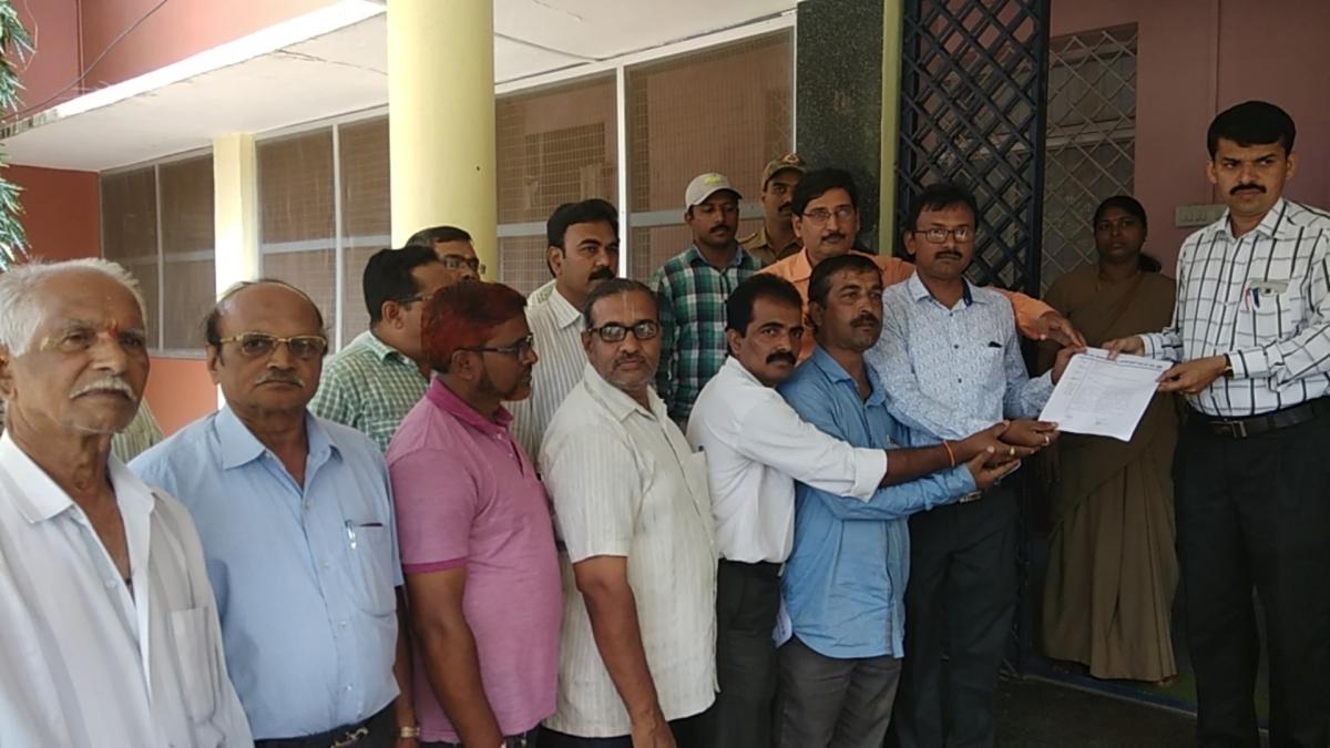 ಇ–ಖಾತೆ ನಿಯಮ ಸರಳೀಕರಣಕ್ಕೆ ಒತ್ತಾಯ