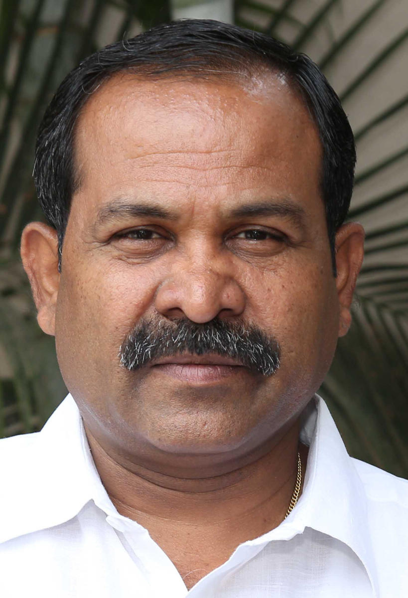 ಲಿಫ್ಟ್‌ನಲ್ಲಿ ಸಿಲುಕಿದ್ದ ನಾಗಠಾಣ ಶಾಸಕ ದೇವಾನಂದ ಚವ್ಹಾಣ