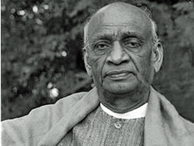 ಗುಜರಾತ್‌ನಲ್ಲಿ ಆರ್‌ಎಸ್‌ಎಸ್‌ನಿಂದ ಪಟೇಲ್‌ರನ್ನು ಟೀಕಿಸಿರುವ ಪುಸ್ತಕ ಮಾರಾಟ!