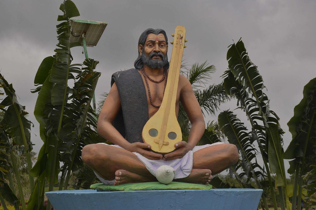 ಬಾಗಿಲು ತೆರೆದಿದೆ ಕಾಗಿನೆಲೆ ಕರೆದಿದೆ