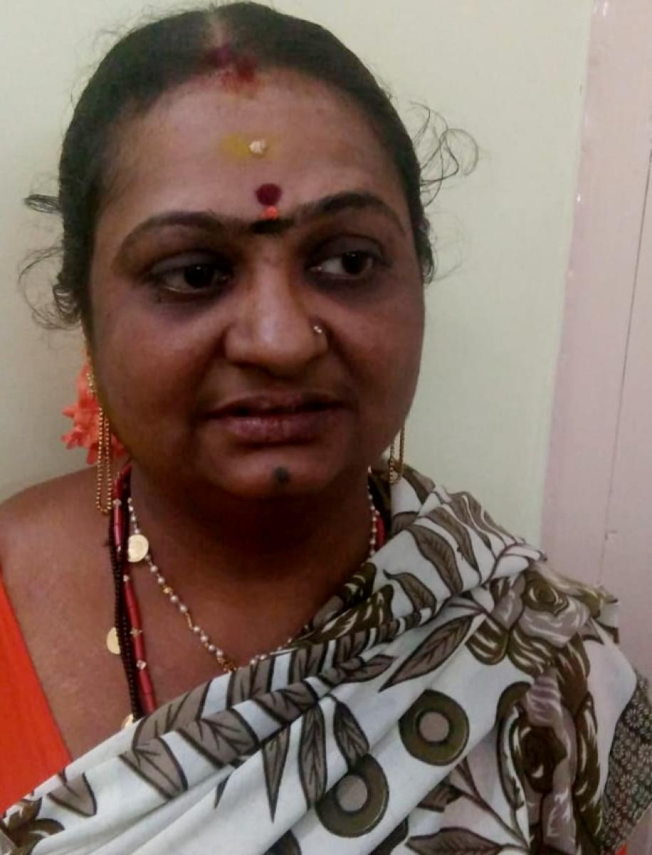 ದೇವಸ್ಥಾನದಲ್ಲಿ ಮಕ್ಕಳ ಸರ ಕದಿಯುತ್ತಿದ್ದಳು!