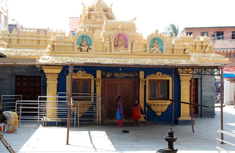 ಜನಪದೀಯ ನಂಬಿಕೆ ಮೂಢನಂಬಿಕೆಗಳ ನಡುವೆ