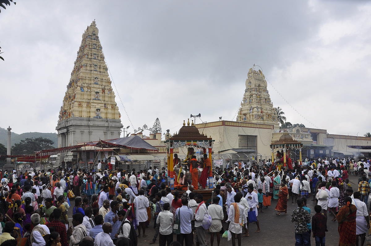 ಮಾದಪ್ಪನ ಕ್ಷೇತ್ರದಲ್ಲಿ ಬೆಳಗಿದ ‘ಮಹಾಜ್ಯೋತಿ’