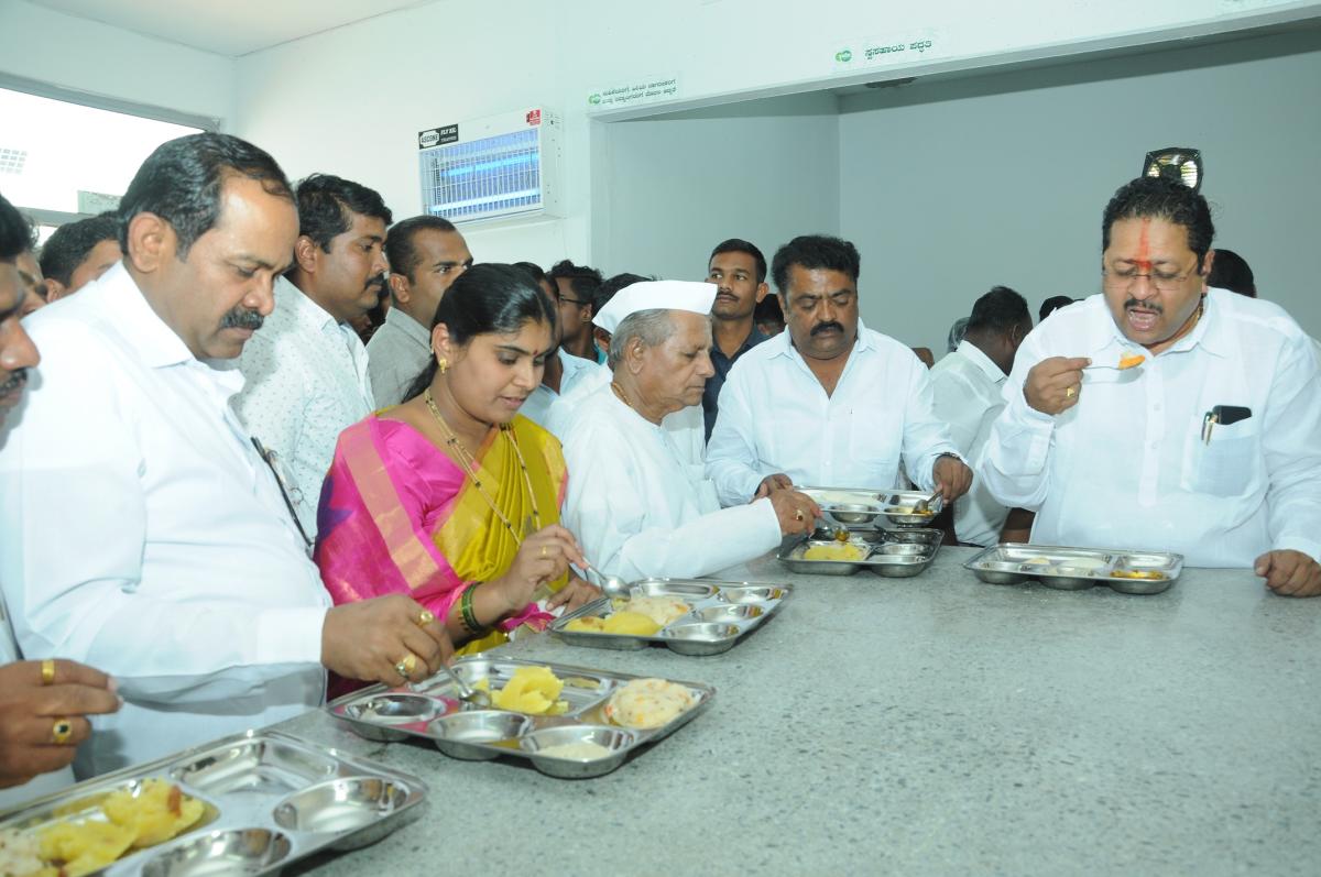 ‘ಅಮಾವಾಸ್ಯೆ ಅಶುಭ ಎಂಬುದು ಸುಳ್ಳು’: ಎಂ.ಸಿ.ಮನಗೂಳಿ 