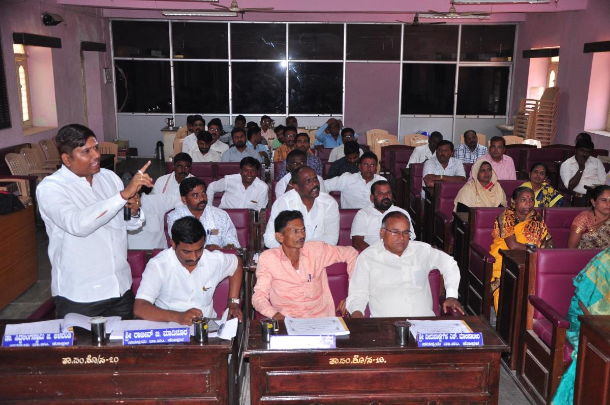 'ವಿದ್ಯಾರ್ಥಿಗಳಿಗೆ ಇಲ್ಲ ಶುದ್ಧ ನೀರು, ಉಪ್ಪು ನೀರೇ ಗತಿ'