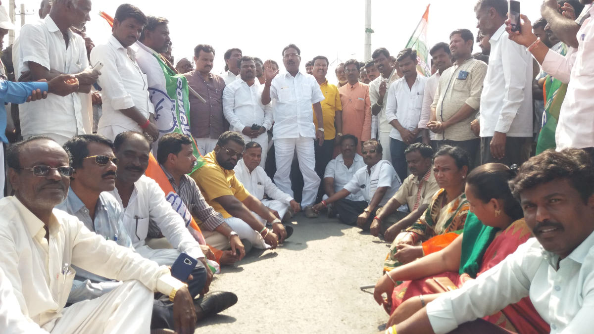 ಜೇವರ್ಗಿ: ಅಜಯಸಿಂಗ್‌ಗೆ ತಪ್ಪಿದ ಸಚಿವ ಸ್ಥಾನ, ವಿಷ ಸೇವಿಸಿದ ಅಭಿಮಾನಿ ಅಸ್ವಸ್ಥ