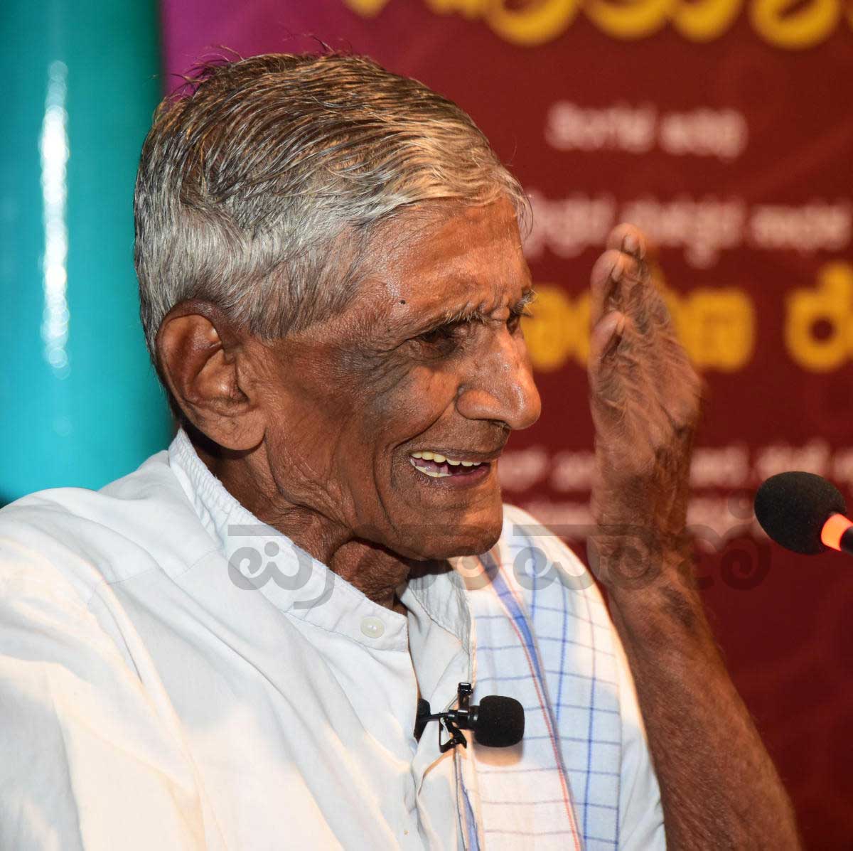 ಸ್ಮರಣೆಯೊಂದೇ ಸಾಲದು, ಅವರು ನಡೆದ ದಾರಿಯಲ್ಲಿ ನಡೆಯಬೇಕು