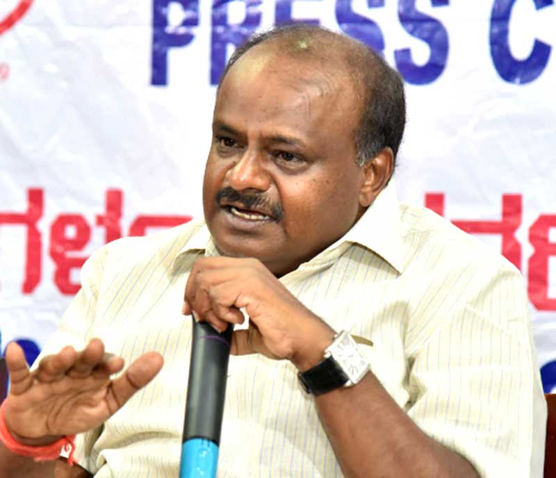 ಯೋಧನ ಪತ್ನಿಗೆ ಇಂದೇ ಸರ್ಕಾರಿ ಕೆಲಸ: ಸಿ.ಎಂ