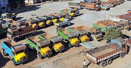 ಇಂದು ರಾತ್ರಿಯಿಂದಲೇ ಲಾರಿ ಮುಷ್ಕರ: ಲಾರಿ ಮಾಲೀಕರ ಸಂಘದ ಅಧ್ಯಕ್ಷ ಷಣ್ಮುಖಪ್ಪ