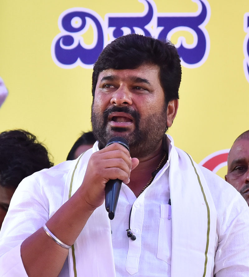 ಧಾರವಾಡಕ್ಕೆ ವಿನಯ್‌ ಕುಲಕರ್ಣಿ, ದಾವಣಗೆರೆಗೆ ಮಂಜಪ್ಪ ಕಾಂಗ್ರೆಸ್‌ ಅಭ್ಯರ್ಥಿ