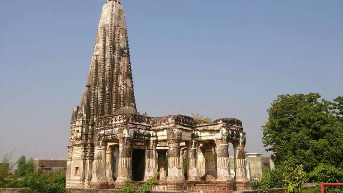 400 ಹಿಂದೂ ದೇಗುಲಗಳ ಜೀರ್ಣೋದ್ಧಾರ