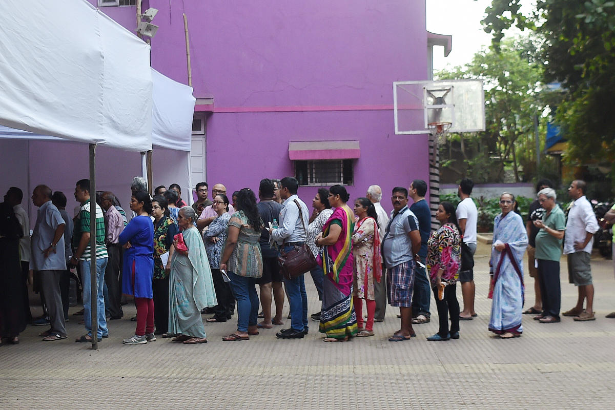ಒಂಬತ್ತು ರಾಜ್ಯಗಳಲ್ಲಿ 4ನೇ ಹಂತದ ಮತದಾನ ಆರಂಭ: ಬೆಳಗಿನಿಂದಲೇ ಸೆಲೆಬ್ರಿಟಿಗಳ ಸಾಲು