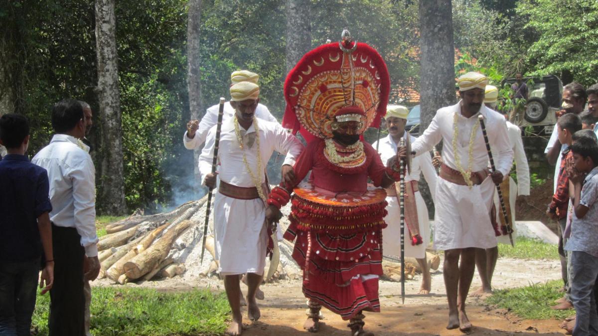 ಬೇತು ಗ್ರಾಮದಲ್ಲಿ ವಿಜೃಂಭಣೆಯಿಂದ ನಡೆದ ಕೋಲಗಳು;ಮಕ್ಕಿ ಶಾಸ್ತಾವು ಉತ್ಸವಕ್ಕೆ ತೆರೆ
