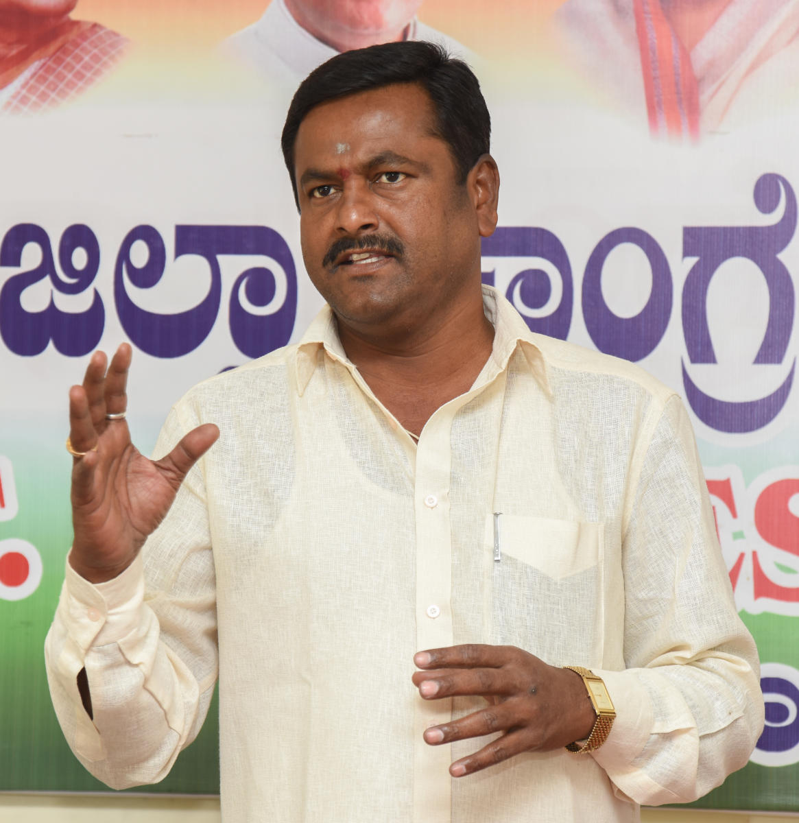 ಸೋಲಿಗೆ ಹೆದರಿ ಮನೆಯಲ್ಲಿ ಕೂರುವುದಿಲ್ಲ, ನಾನೇನು ರಾಜಕೀಯ ಸನ್ಯಾಸಿಯಲ್ಲ: ಮಂಜಪ್ಪ