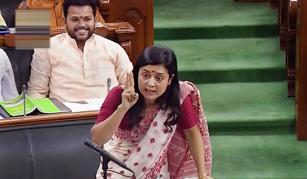 ಲೋಕಸಭೆಯಿಂದ ಉಚ್ಚಾಟನೆ: ಸುಪ್ರೀಂ ಕೋರ್ಟ್‌ ಮೊರೆ ಹೋದ ಮಹುವಾ ಮೊಯಿತ್ರಾ