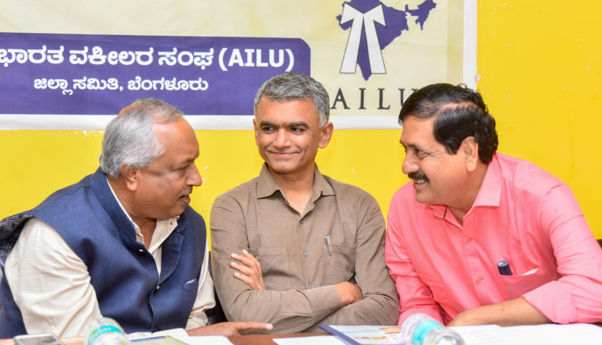 ‘ಪಕ್ಷಾಂತರ: ಕಾನೂನು–ಜನ ಬದಲಾಗಲಿ’