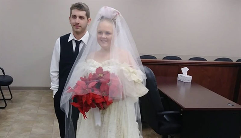 ಮದುವೆಯಾದ ಕೆಲವೇ ನಿಮಿಷಗಳಲ್ಲಿ ಅಪಘಾತಕ್ಕೆ ಬಲಿಯಾದ ನವ ಜೋಡಿ