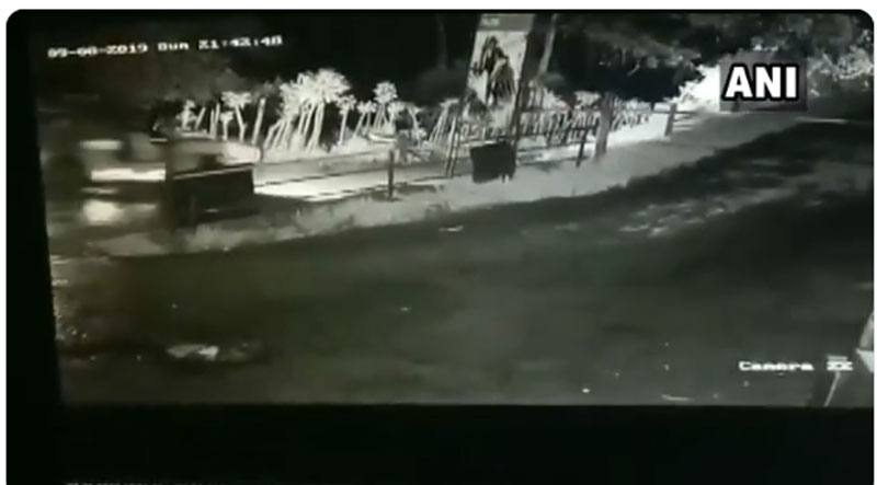 ಚಲಿಸುವ ಜೀಪಿನಿಂದ ಬಿದ್ದ ಮಗು- ಗಮನಿಸದೇ 50 ಕಿ.ಮೀ. ಪ್ರಯಾಣಿಸಿದ ಪೋಷಕರು