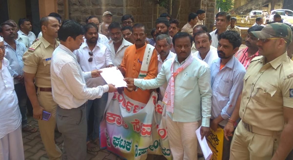 ವಿವಿಧ ಬೇಡಿಕೆ ಈಡೇರಿಕೆಗೆ ಆಗ್ರಹಿಸಿ ನೇಕಾರರ ಪ್ರತಿಭಟನೆ
