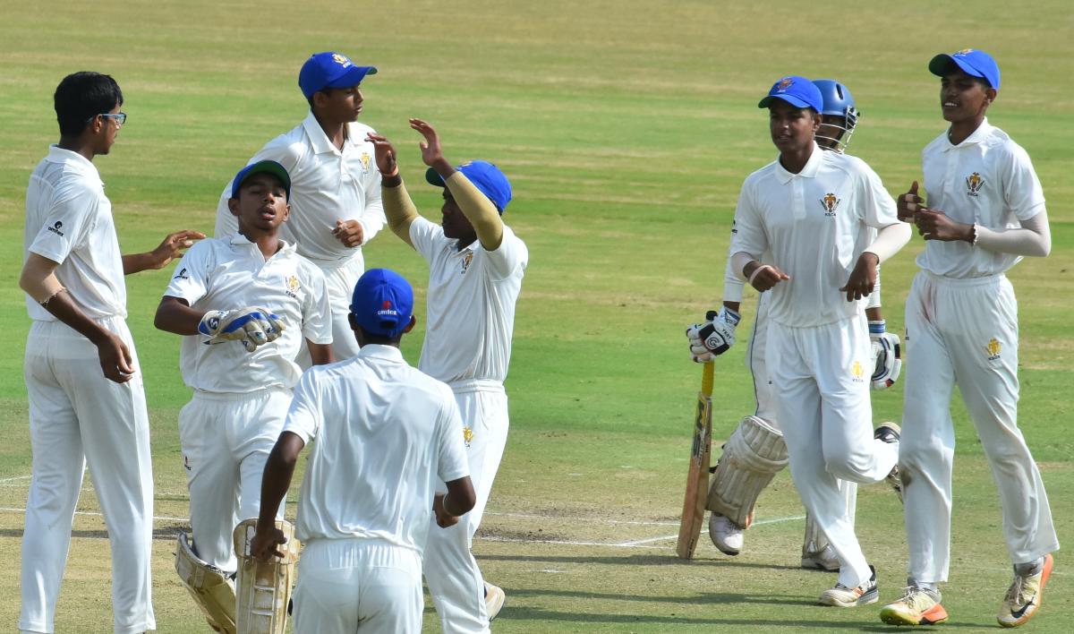 ವಿಜಯ್ ಮರ್ಚಂಟ್ ಟ್ರೋಫಿ ಕ್ರಿಕೆಟ್‌: ಕರ್ನಾಟಕಕ್ಕೆ ಇನಿಂಗ್ಸ್‌ ಮುನ್ನಡೆ